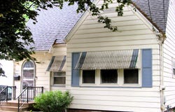 1027 E MAYWOOD Avenue, Peoria, IL 61603