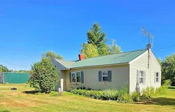 72 West Main Street, Monroe, ME 04951