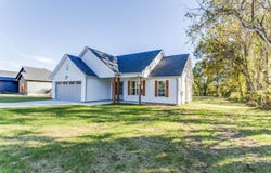 458 Sherwood Dr, McMinnville, TN 37110