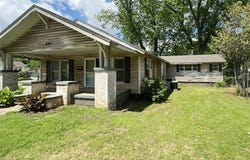 628 S 12th Street, Chickasha, OK 73018