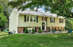 5 Circle Drive, Schodack, NY 12033