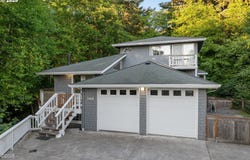 140 SE BAYVIEW AVE, Depoe Bay, OR 97341