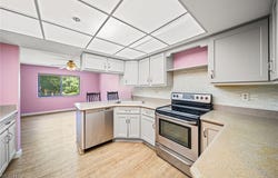 140 Fox Hollow Drive unit: 206C, Mayfield Heights, OH 44124