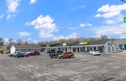5204  S Thompson  ST Unit #Suite D, Springdale, AR 72764