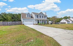 127 Hunt Drive, Hubert, NC 28539