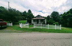 2005 Dc Caney Ridge Road, Clintwood, VA 24228