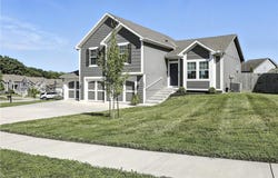 1043 E 14th Street, Kearney, MO 64060