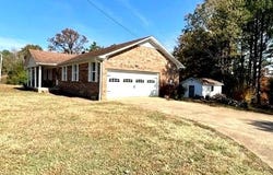 309 KIRKPATRICK Dr, Selmer, TN 38375-1806