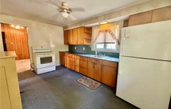 8223 High Street, Garrettsville, OH 44231