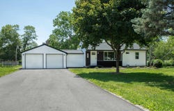 2013 Maplewood Drive, Cedar Falls, IA 50613