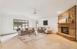 N9580 ONYX Court, APPLETON, WI 54915