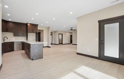 598 Lake Shore Dr., Dyersville, IA 52040