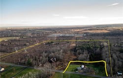 8790 Van Hoesen Road, Clay, NY 13041
