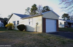 27 Moccasin Drive, Whiting, NJ 08759
