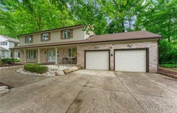 565 Hickory Hollow Drive, Canfield, OH 44406
