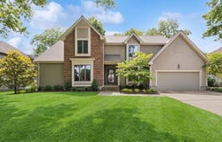 8900 Linden Drive, Prairie Village, KS 66207