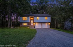 2081 Minqua Trail, Tobyhanna, PA 18466