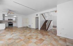 7527 Tampa Avenue, Reseda, CA 91335