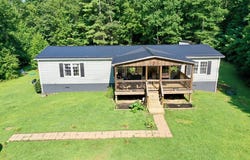 266 Paige Ln, Woodlawn, VA 24381-3613