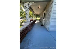 601 E Newton Street, Eldon, MO 65026