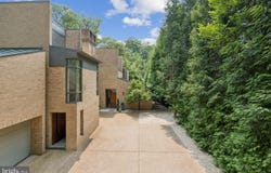 400 CHAIN BRIDGE, MCLEAN, VA 22101