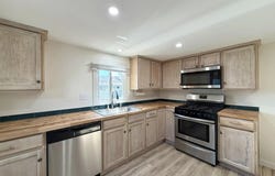 6460 Convoy Ct, San Diego, CA 92117