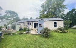 122 Lake Street, Chesterfield, IN 46017