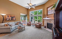 420 Cobblestone Ct, Slinger, WI 53086