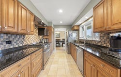 1s561 Stewart Avenue, Lombard, IL 60148