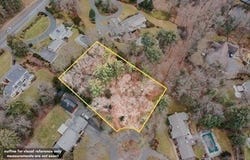Dennis Rd, Longmeadow, MA 01106