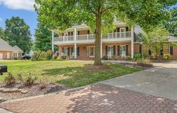 23 Willow Creek Drive, Highland, IL 62249