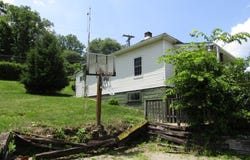 6 Browarsky Blvd, Avella, PA 15312
