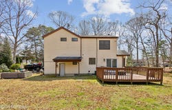 515 S 10th Avenue, Galloway, NJ 08205