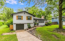 606 NW Falk Drive, Lee's Summit, MO 64063