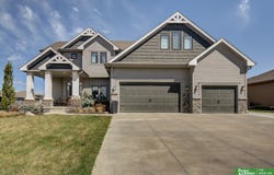 11618 Cooper Street, Papillion, NE 68046