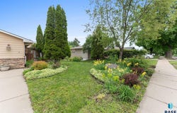 2704 S Western Ave, Sioux Falls, SD 57105