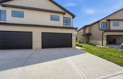 225 NW Orchard Court, Lee's Summit, MO 64063