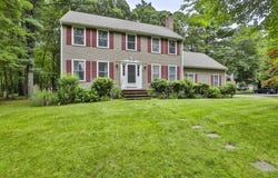1 Deer Path Ln, Mansfield, MA 02048