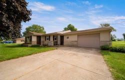 4070 S 700 W, Mentone, IN 46539