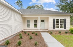 547 Oakwood, Statesboro, GA 30458