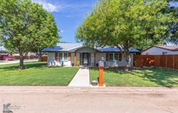 1332 Avenue L, Anson, TX 79501