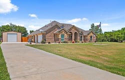 6400 Ridgerock Drive, Sanger, TX 76266