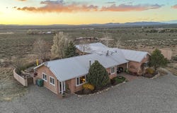 13 Coyote Loop, Arroyo Hondo, NM 87513