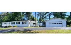 7 Lakewood Road, Hendersonville, NC 28792
