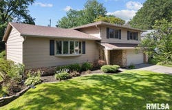 1551 FOREST HILLS Road, Bettendorf, IA 52722