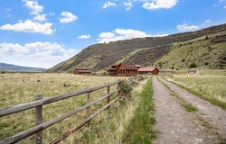 198 E River Road, Emigrant, MT 59027