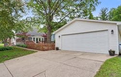 202 Rosebud Avenue, Waterloo, IA 50701