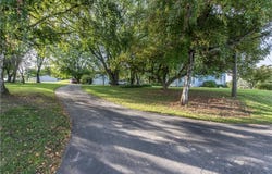 300 S Delaware Drive, Upper Mt Bethel Twp, PA 18343