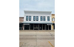 725 Bainbridge St, Barry, IL 62312