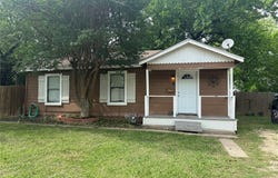 1006 Bishop Street, Commerce, TX 75428